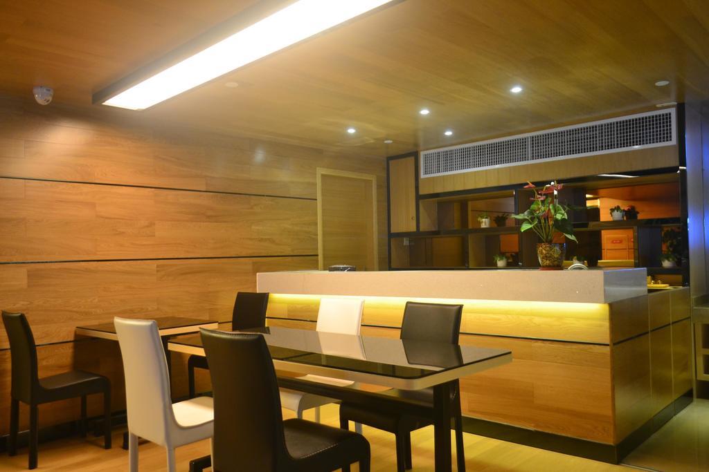 Lavande Hotel Zhuhai Gongbei Port Square Exterior photo